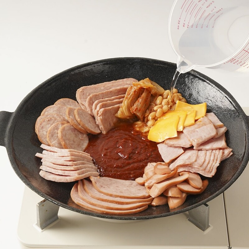 주식회사 더프레시에프앤비,[픽맛집] 8종햄폭탄 프리미엄 부대찌개 밀키트 824g(3~4인분)