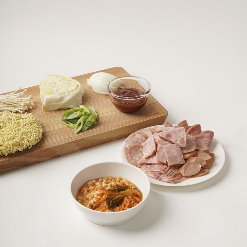 주식회사 더프레시에프앤비,[픽맛집] 8종햄폭탄 프리미엄 부대찌개 밀키트 824g(3~4인분)
